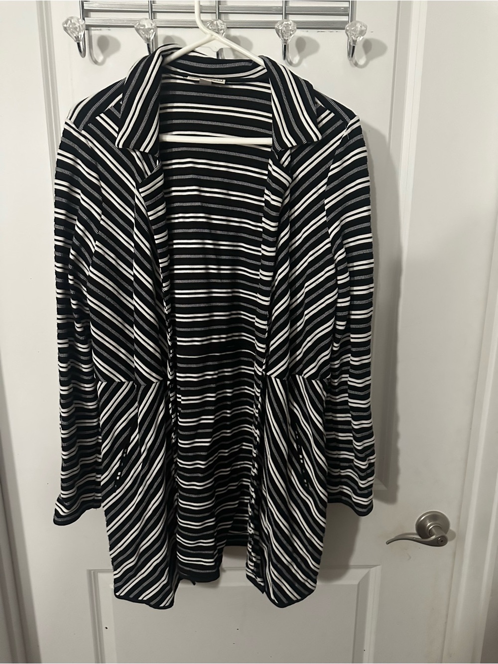 Dana Buchman Black and White Striped Open-Front Cardigan With Pockets